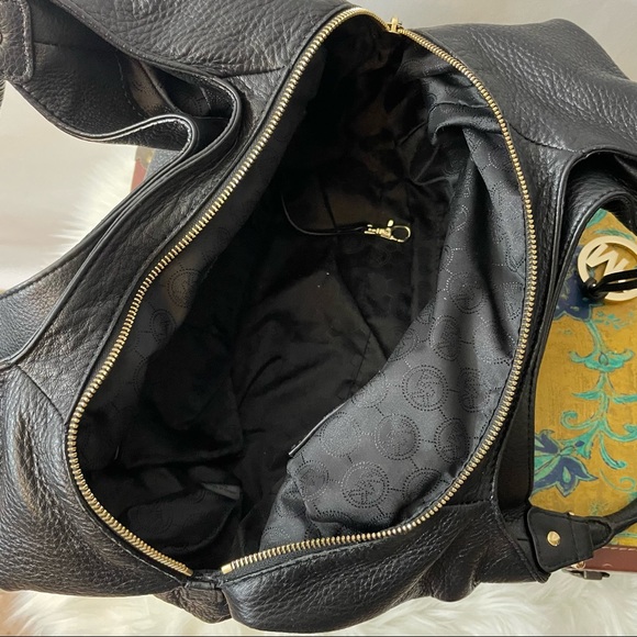 Michael Kors Black Bedford Leather Hobo Bag - Picture 8 of 11